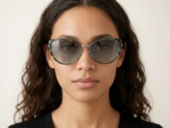 BS0824-0029_Green_Butterfly_TR90_Sunglasses-tryon_female