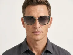 BS0824-0029_Green_Butterfly_TR90_Sunglasses-tryon_male