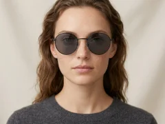 BS0824-0031_Black_Oval_Metal_Sunglasses-tryon_female
