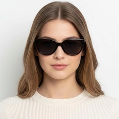 bs0824-0037_tortoiseshell_oval_tr90_sunglasses_model