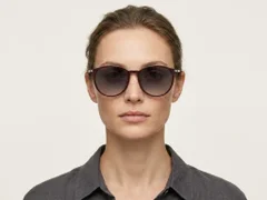 BS0824-0042_Red_Oval_TR90_Sunglasses-tryon_female