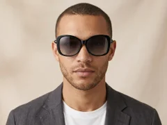 BS0824-0044_Black_Butterfly_TR90_Sunglasses-tryon_male