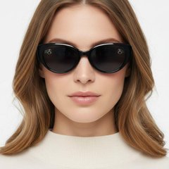 bs0824-0046_black_oval_tr90_sunglasses_model