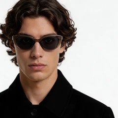 BS0824-0049_Brown_Oval_TR90_Sunglasses_model