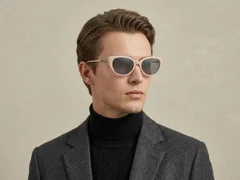 BS0824-0050_Cream_Oval_TR90_Sunglasses-tryon_male