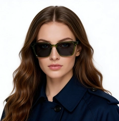 bs0824-0059_green_rectangular_tr90_sunglasses_model