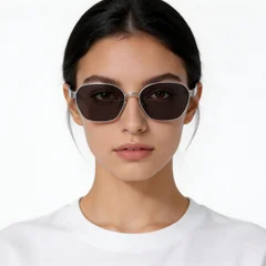 bs0824-0066_silver_geometric_metal_sunglasses_model