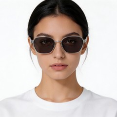bs0824-0066_silver_geometric_metal_sunglasses_model