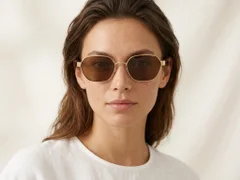 BS0824-0069_Golden_Geometric_Metal_Sunglasses-tryon_female