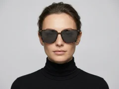BS0824-0072_Tortoiseshell_Rectangular_TR90_Sunglasses-tryon_female