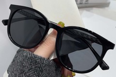 BS0824-0074_Black_Oval_TR90_Sunglasses_front