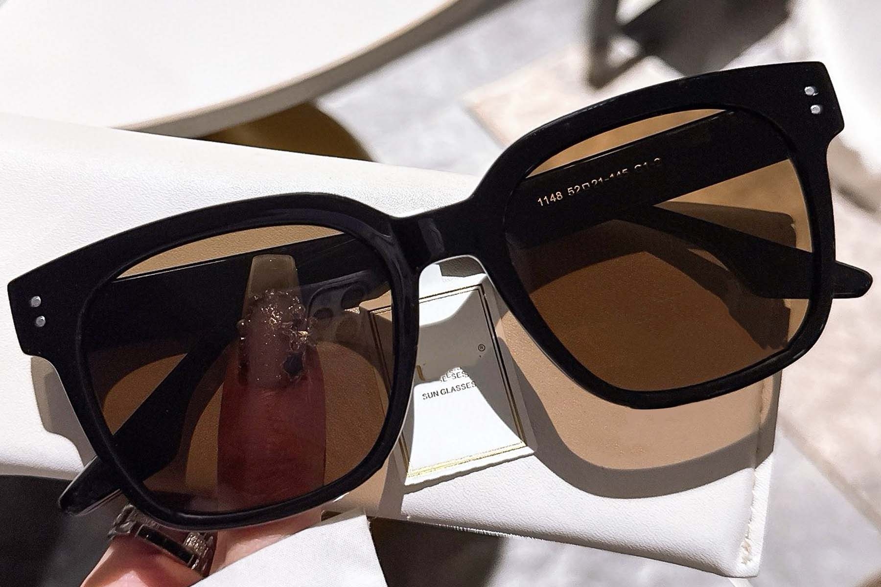 BS0824-0077_Black_Rectangular_TR90_Sunglasses_front