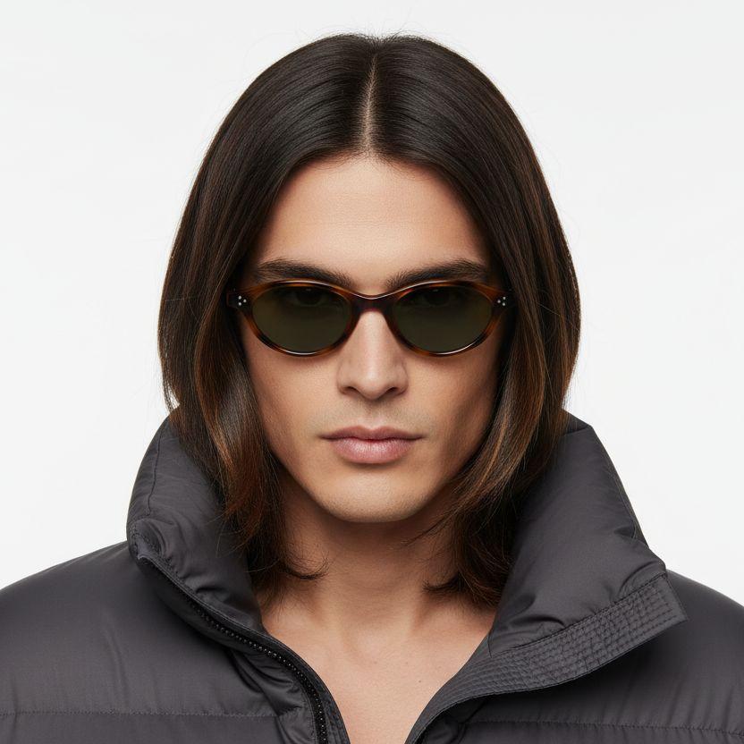 bs0824-0085_tortoiseshell_oval_tr90_sunglasses_model