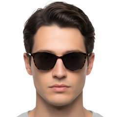 BS0824-0096_Tortoiseshell_Butterfly_TR90_Sunglasses_model