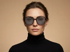BS0824-0099_Tortoiseshell_Rectangular_TR90_Sunglasses-tryon_female