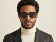 BS0824-0105_Tortoiseshell_Rectangular_TR90_sunglasses-tryon_male