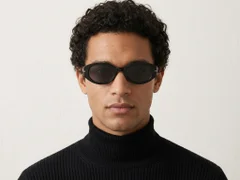 BS0824-0106_Black_Oval_TR90_sunglasses-tryon_male