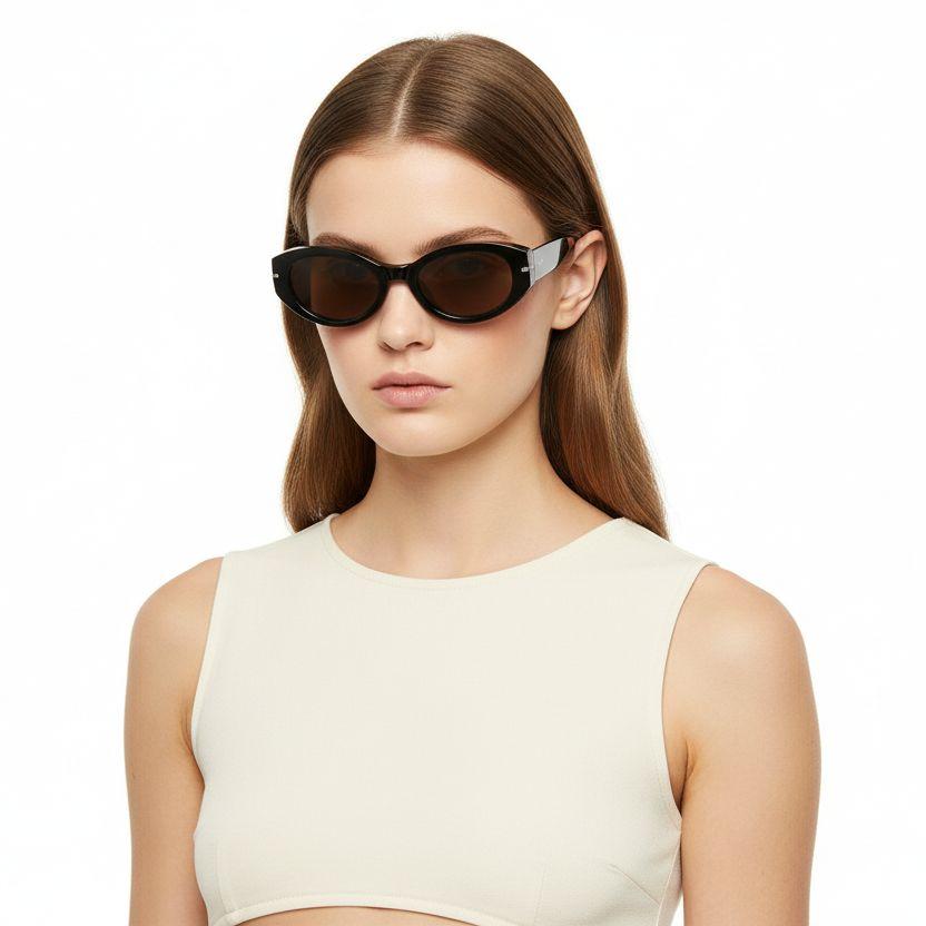 bs0824-0108_black_oval_tr90_sunglasses_model