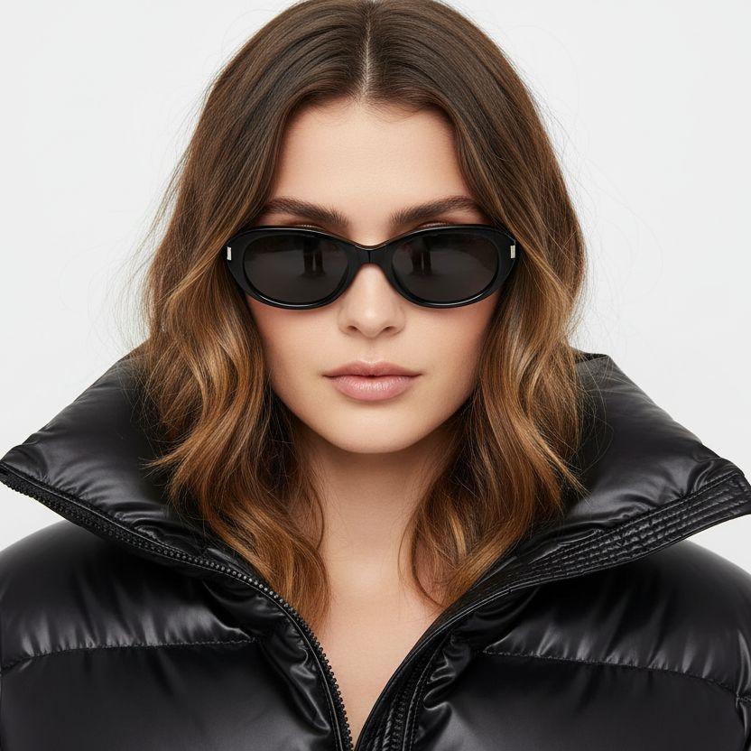 bs0824-0118_black_oval_tr90_sunglasses_model