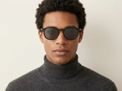 BS0824-0124_Black_Oval_TR90_sunglasses-tryon_male