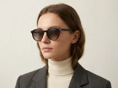 BS0824-0125_Black_Oval_TR90_sunglasses-tryon_female