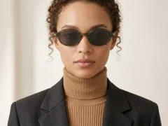 BS0824-0134_Green_Oval_TR90_sunglasses-tryon_female