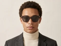 BS0824-0139_Brown_Oval_TR90_sunglasses-tryon_male