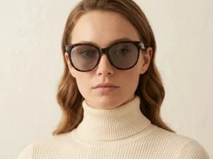 BS0824-0140_Tortoiseshell_Oval_TR90_sunglasses-tryon_female