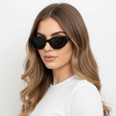 bs0824-0143_black_oval_tr90_sunglasses_model