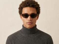 BS0824-0146_Brown_Oval_TR90_sunglasses-tryon_male