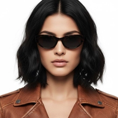 bs0824-0148_tortoiseshell_oval_tr90_sunglasses_model