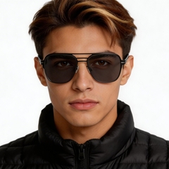bs0824-0168_grey_aviator_metal_sunglasses_model