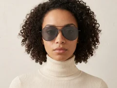 BS0824-0171_Black_Aviator_Metal_sunglasses-tryon_female