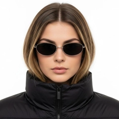 bs0824-0182_golden_oval_metal_sunglasses_model