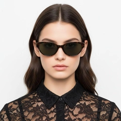 bs0824-0186_tortoiseshell_butterfly_tr90_sunglasses_model