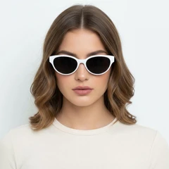 bs0824-0188_white_butterfly_tr90_sunglasses_model