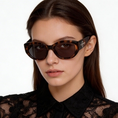 bs0824-0191_tortoiseshell_butterfly_tr90_sunglasses_model