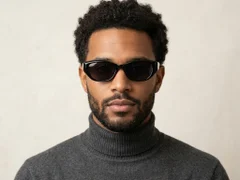 BS0824-0192_Grey_Butterfly_TR90_sunglasses-tryon_male