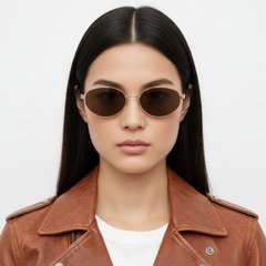 bs0824-0194_golden_oval_metal_sunglasses_model