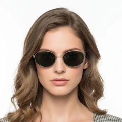 bs0824-0195_silver_oval_metal_sunglasses_model