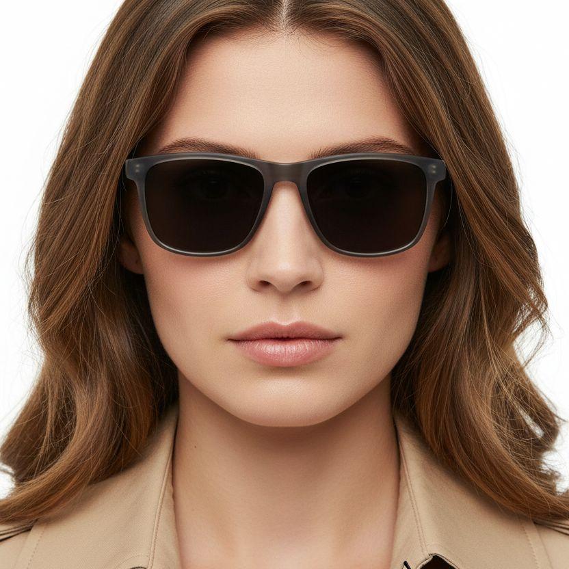 bs0824-0207_grey_rectangular_tr90_sunglasses_model