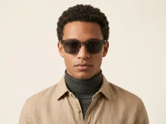 BS0824-0217_Grey_Rectangular_TR90_sunglasses-tryon_male
