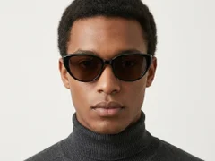 BS0824-0219_Black_Butterfly_TR90_sunglasses-tryon_male