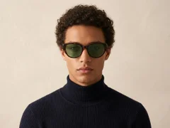 BS0824-0220_Tortoiseshell_Butterfly_TR90_sunglasses-tryon_male