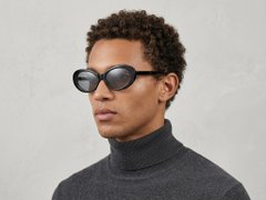 BS0824-0223_Black_Oval_TR90_sunglasses-tryon_male