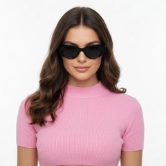 bs0824-0226_black_oval_tr90_sunglasses_model