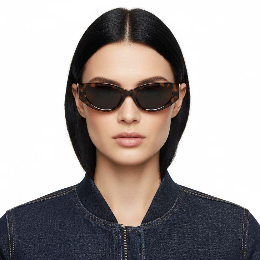 bs0824-0228_tortoiseshell_oval_tr90_sunglasses_model