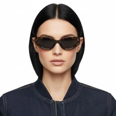 bs0824-0228_tortoiseshell_oval_tr90_sunglasses_model