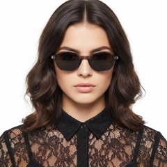 bs0824-0234_grey_oval_tr90_sunglasses_model