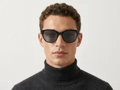 BS0824-0235_Black_Butterfly_TR90_sunglasses-tryon_male